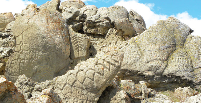 lake-winnemucca-petroglyphs-top-10